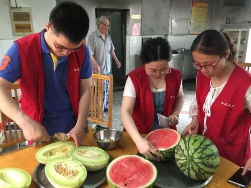 吃瓜娱乐圈爷爷奶奶,揭秘“吃瓜”爷爷奶奶的娱乐生活 第2张 吃瓜娱乐圈爷爷奶奶,揭秘“吃瓜”爷爷奶奶的娱乐生活 第2张